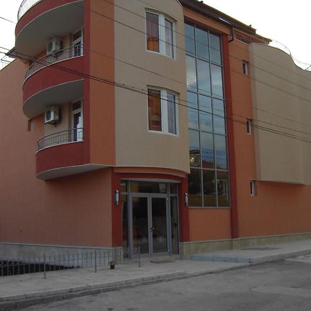 Family Hotel Deja Vu Ravda Exterior photo