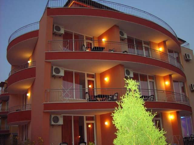 Family Hotel Deja Vu Ravda Exterior photo